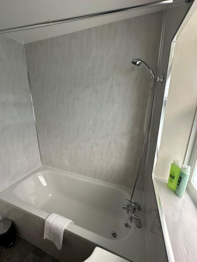 Lovely Spacious 3 Bedrooms House 버밍엄 외부 사진
